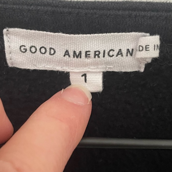 Good American Cropped Half-Zip Sweatshirt - Picture 4 of 5